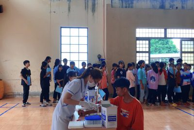 Ngày 25/10/2020, bệnh viện Đa khoa Hòa Bình khám sức khỏe định kỳ cho HS nội trú