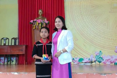 Sinh hoạt dưới cờ, mỗi tuần một câu chuyện đẹp: “Nước nóng, nước nguội”