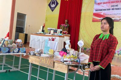Thư viện phối hợp Liên đội trường PTDTNT THCS Buôn Hồ tổ chức ngày sách và văn hóa đọc Việt Nam 21/4 với chủ đề “Bách nghệ khai xuân – Mỗi trang sách mở một nghê”